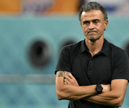 نابولي الإيطالي يفاوض لويس إنريكي لتدريب الفريق